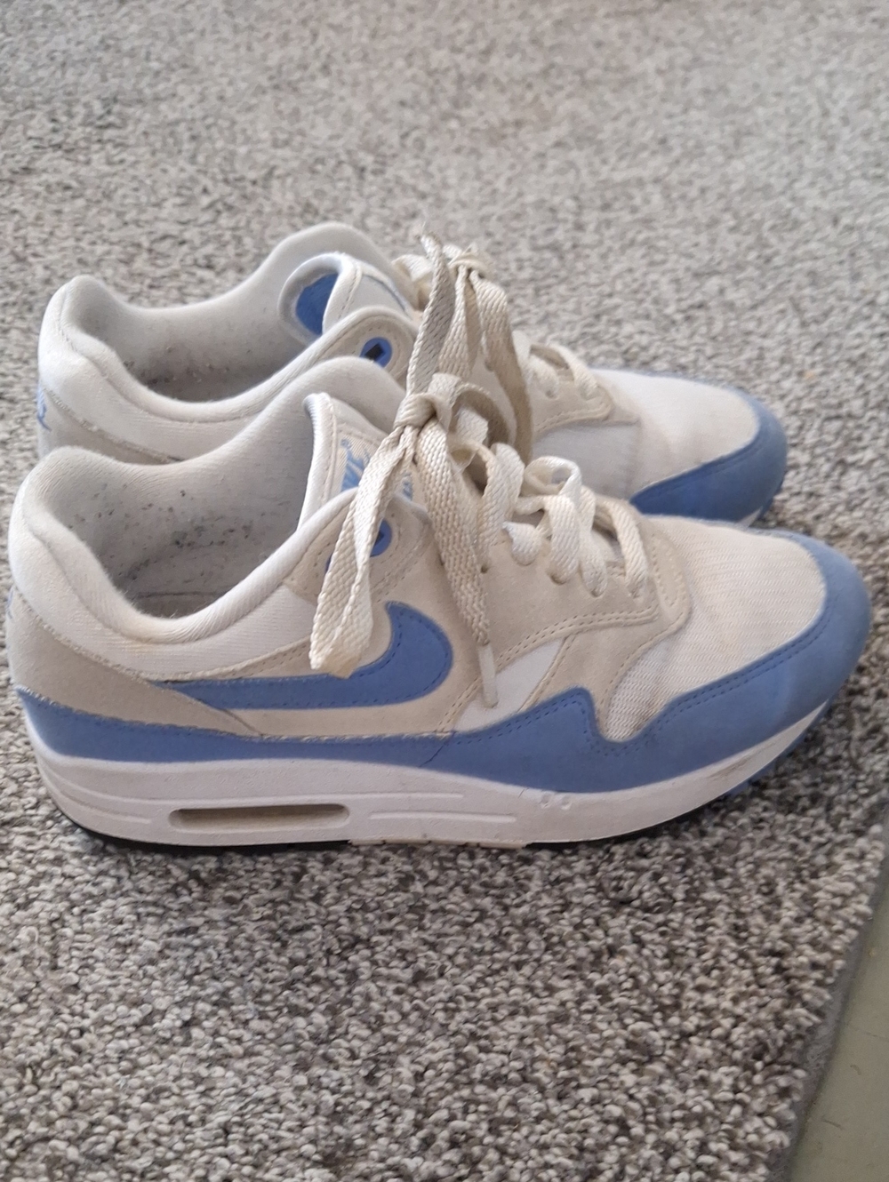 Nike Women’s White and Light Blue Low-Top Sneakers
